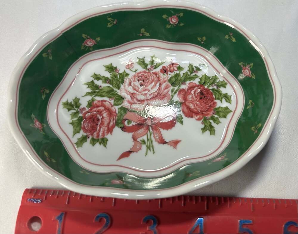 Lefton Sweet Roses Ceramic Trinket Dish Made in Japan white and green oval